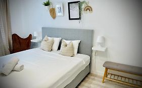 Cozy Place To Stay -Self Check In 24H